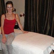 Intimate massage Escort Binjai
